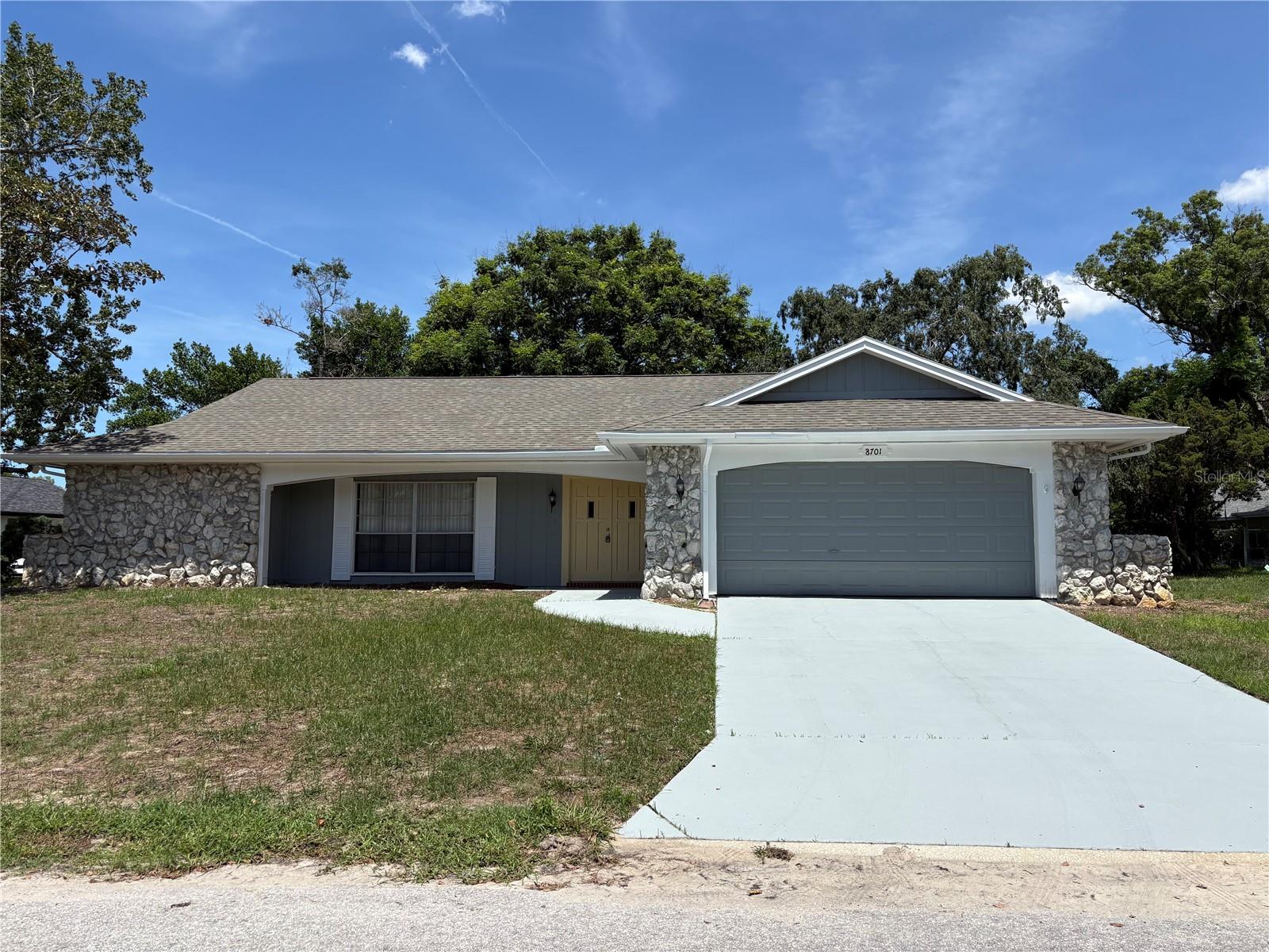 8701 Lincolnshire Dr photo 1