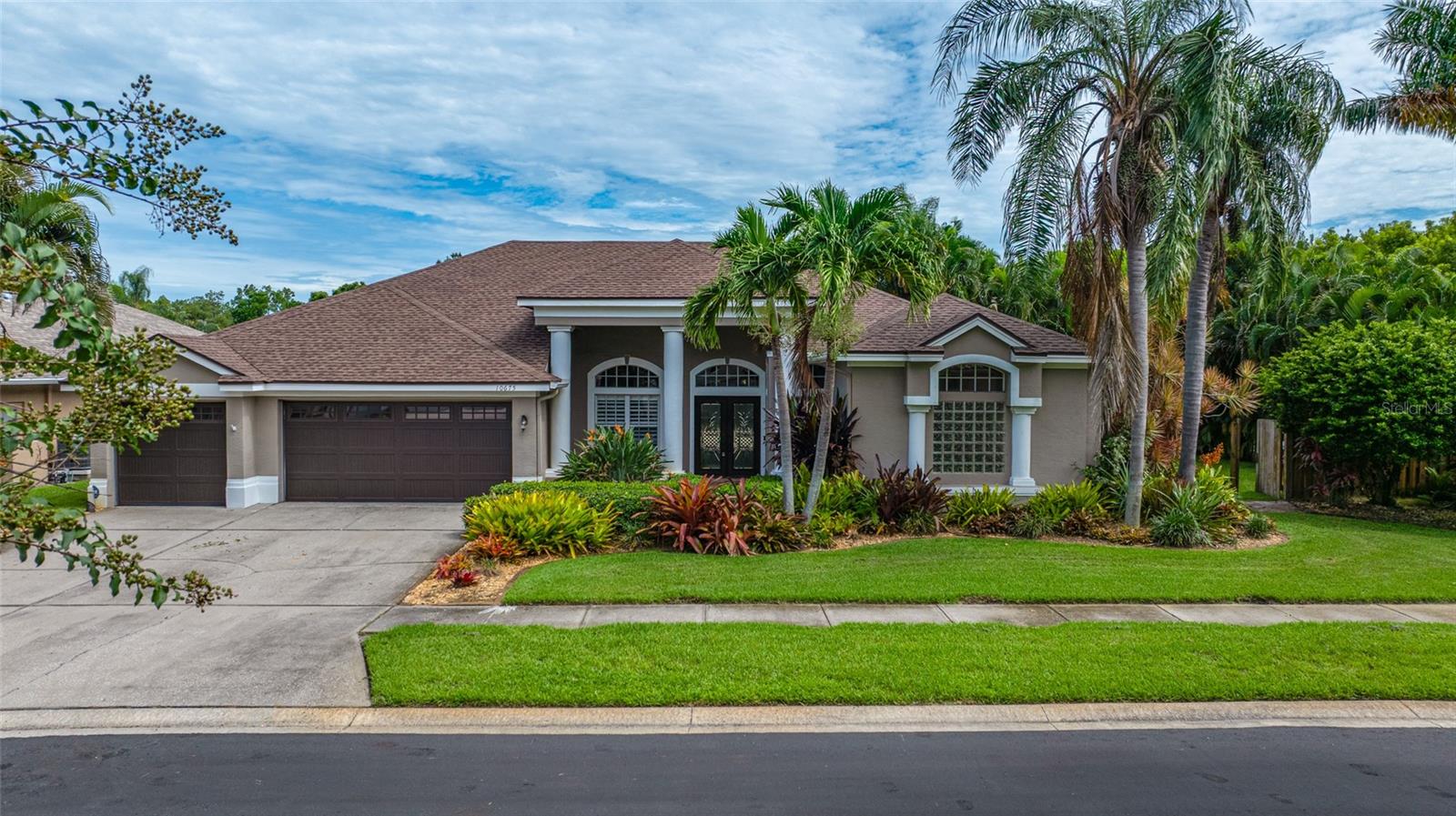 10675 Park Place Dr photo 1