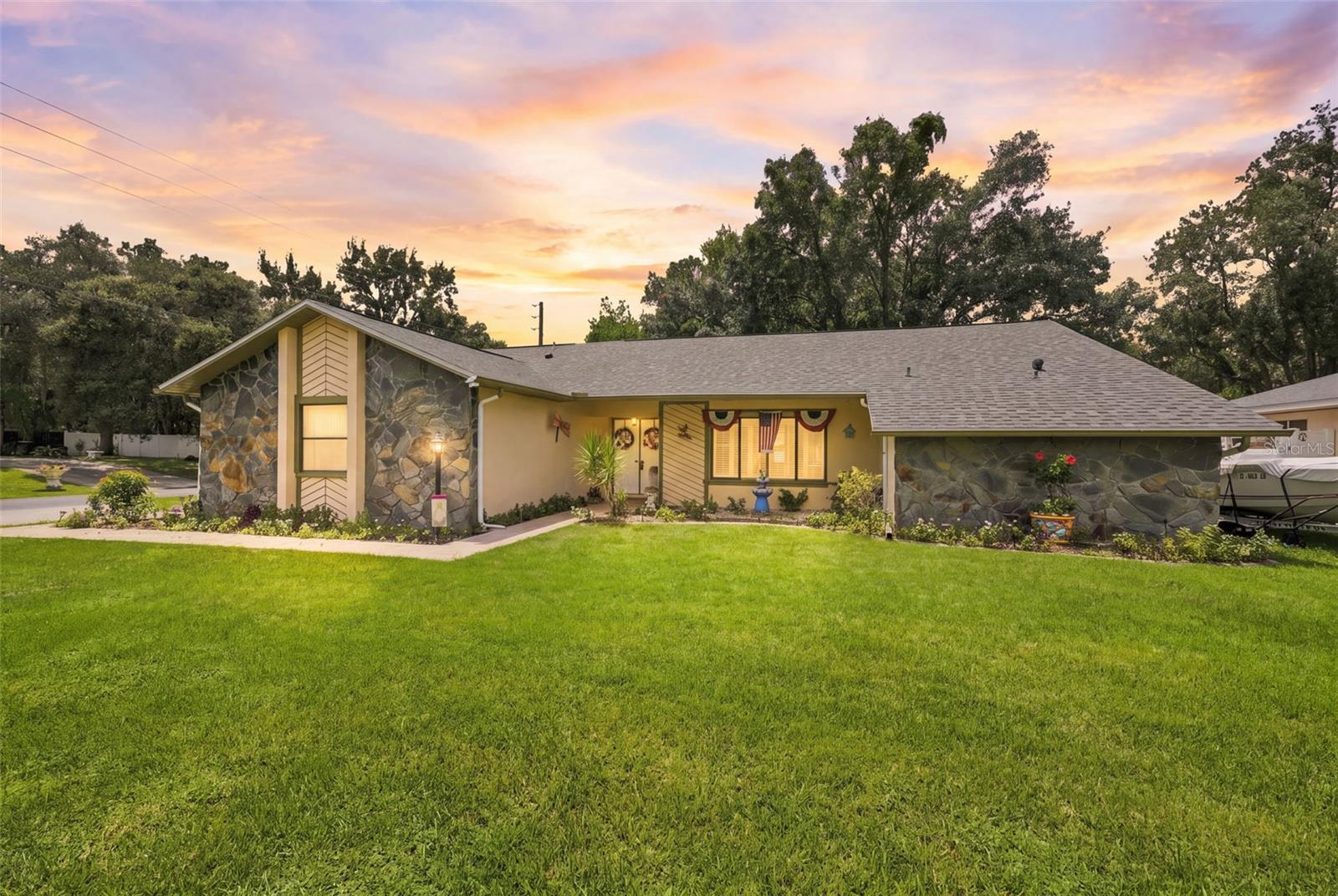 4292 Elwood Rd