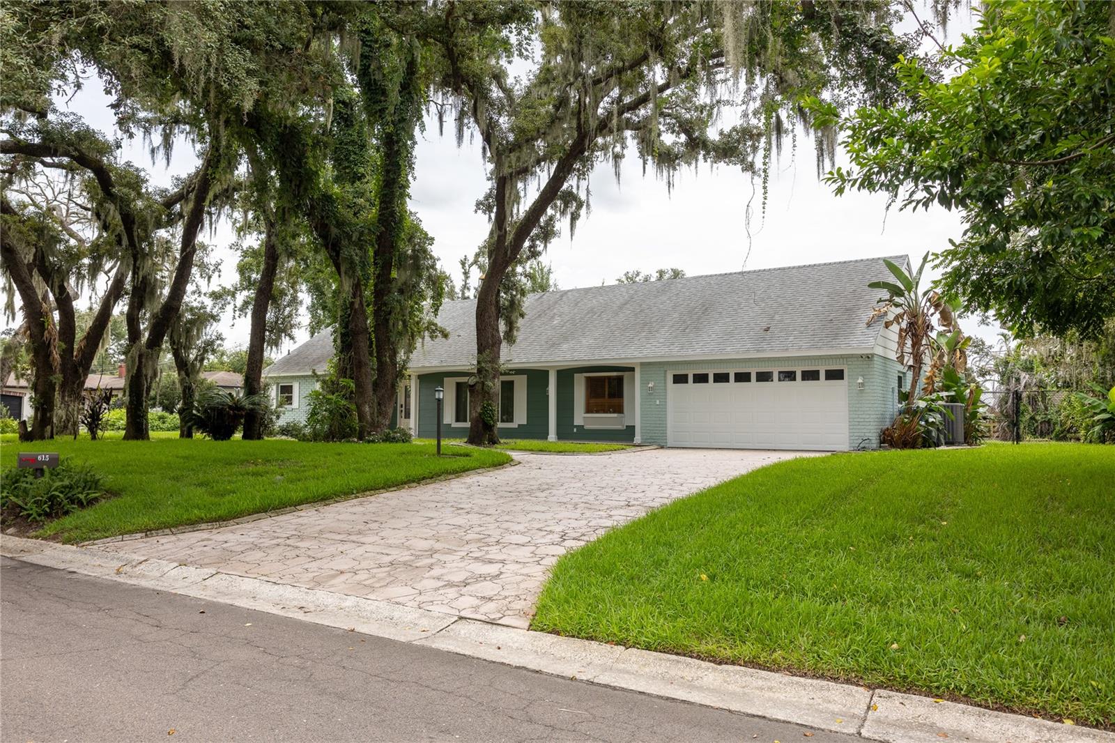615 Valle Vista Dr