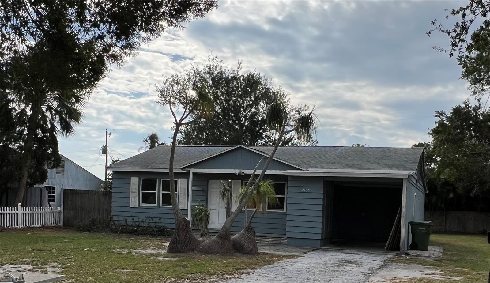 2106 Magnolia St photo 1