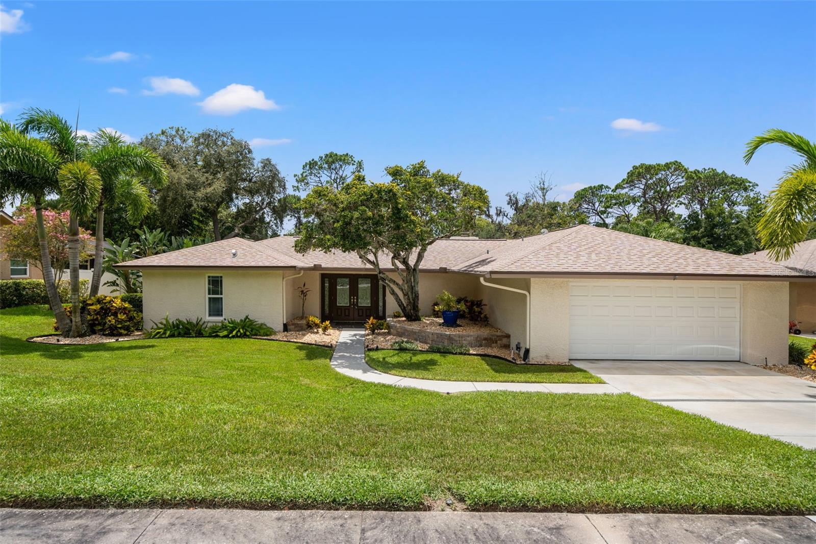 940 Rolling Hills Dr