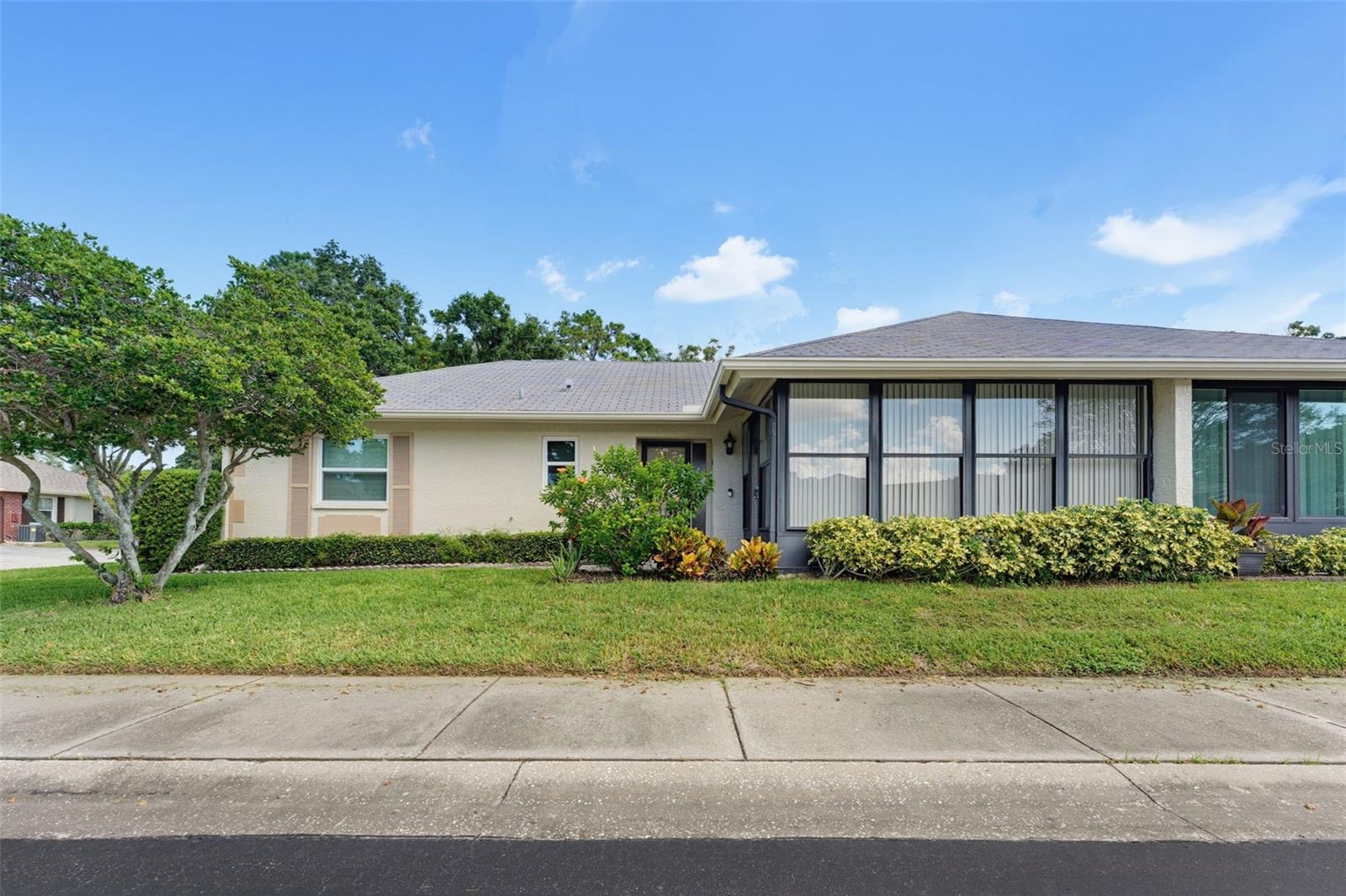 1372 Carlisle CT photo 1