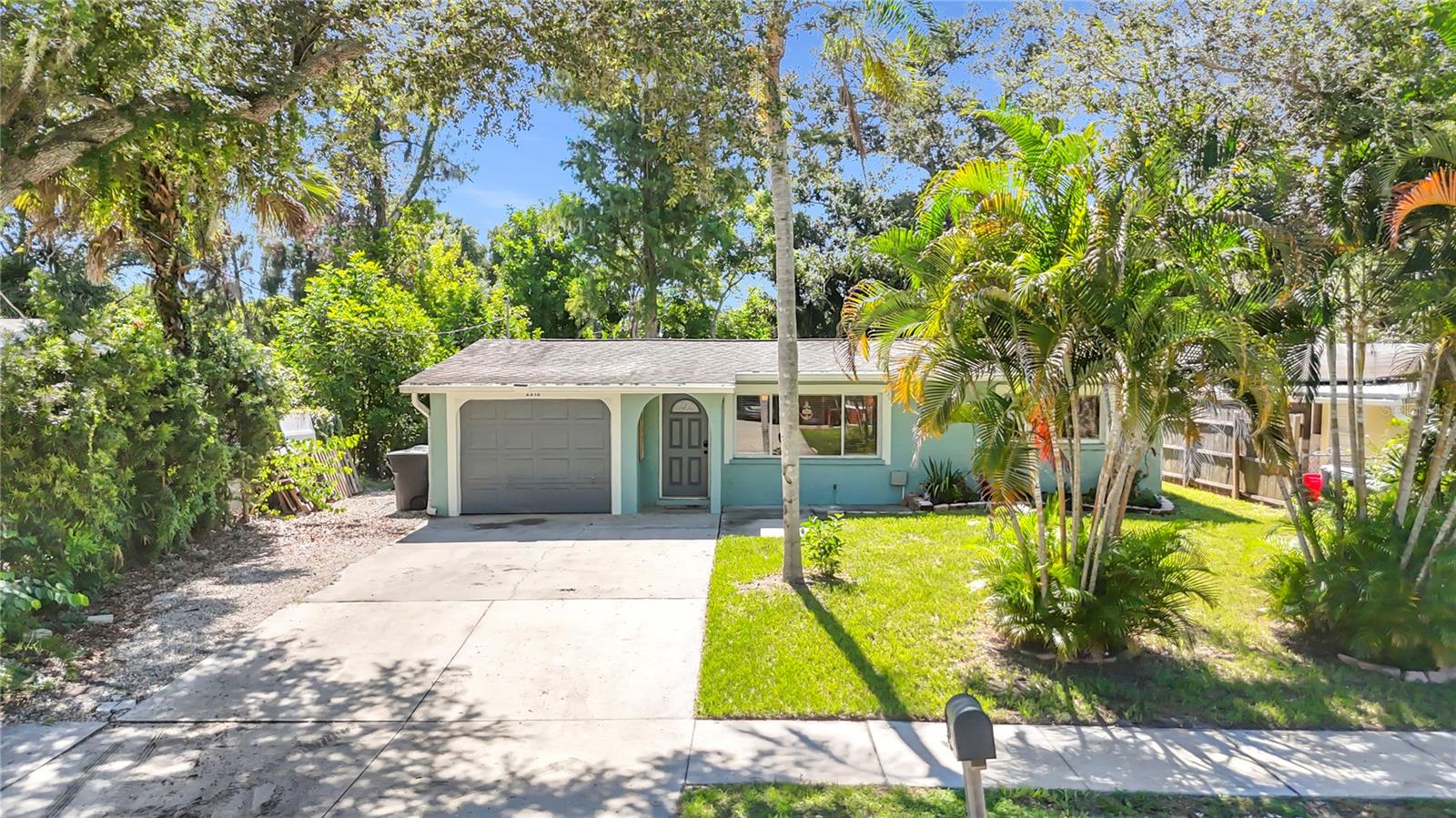 2212 Vinson Ave
