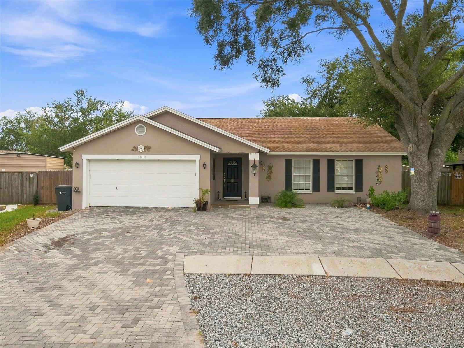 1018 Peachwood Dr photo 1