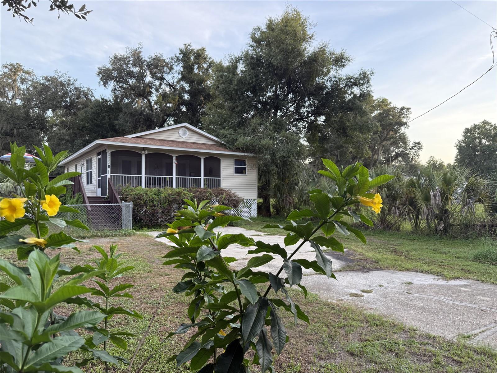 38932 Central Ave photo 1