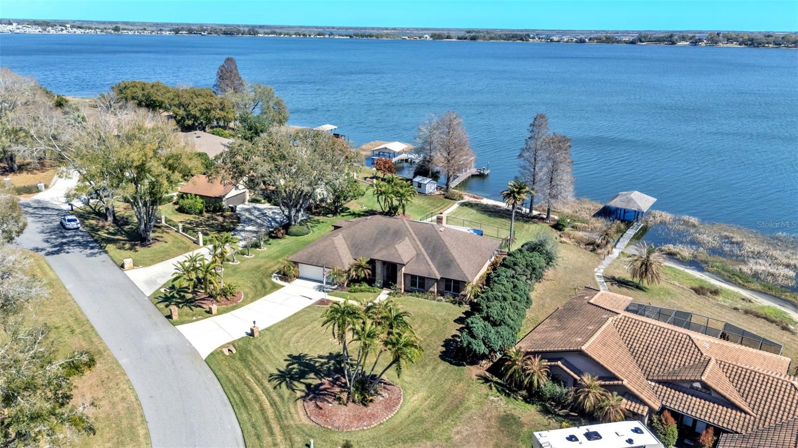 122 W Juliana Way