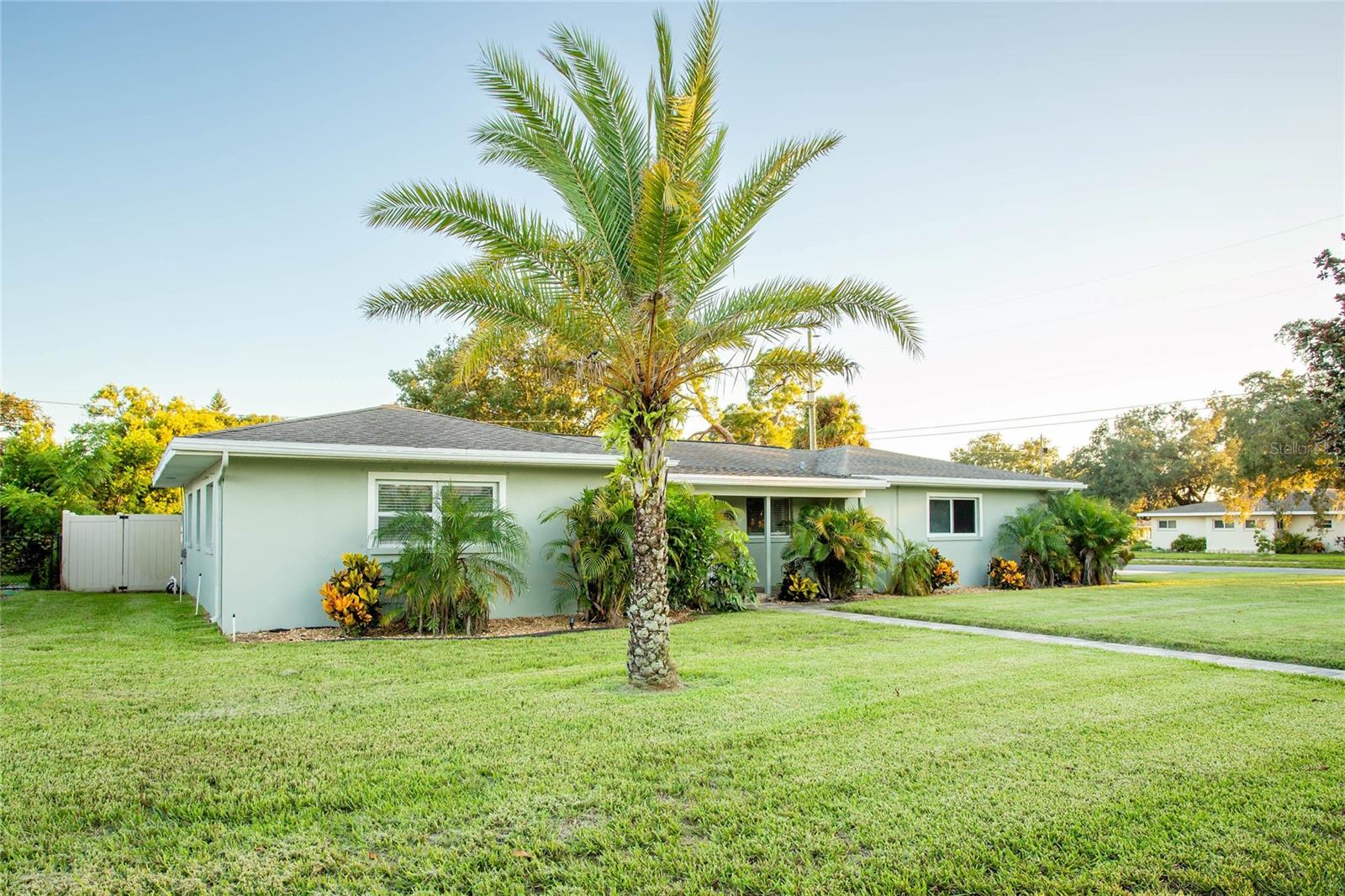 2001 Magnolia Dr