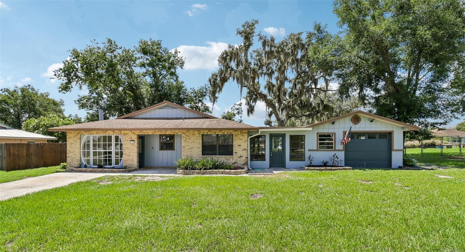 2718 Shadywood Pl photo 1