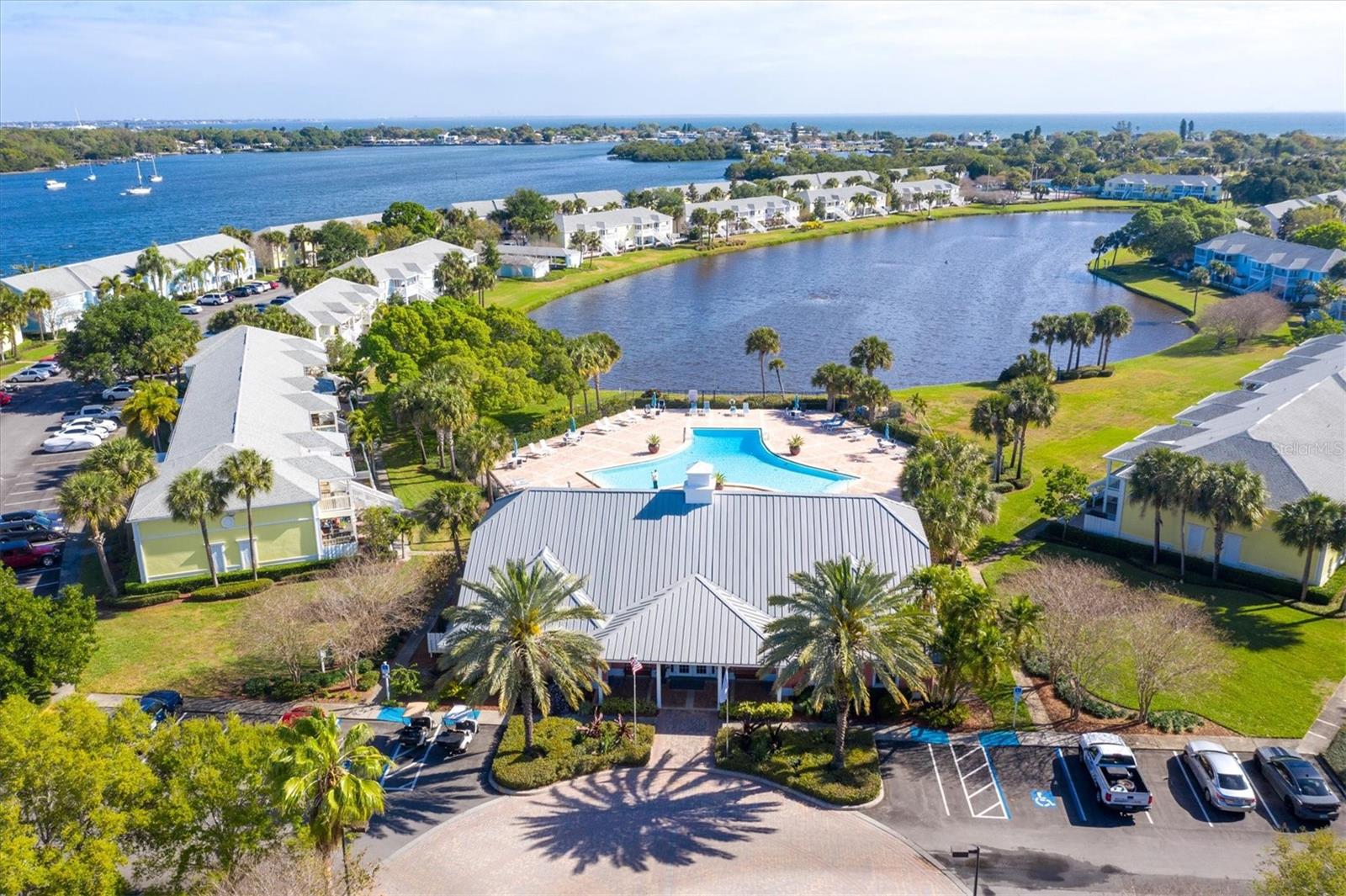 102 Pompano Dr SE #C photo 1