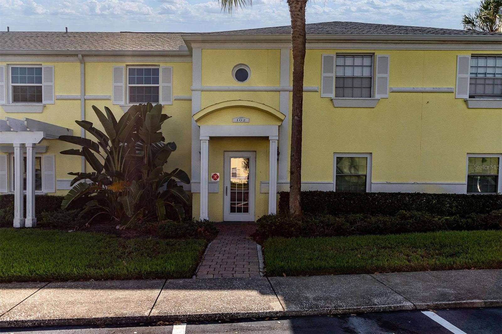 102 Pompano Dr SE #C