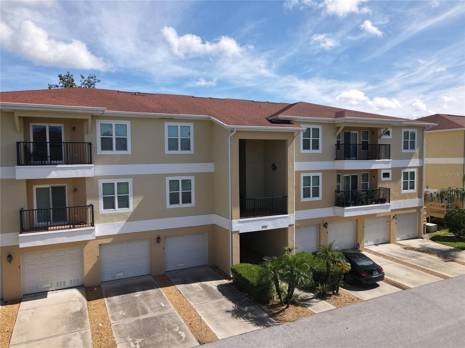 5041 Royal Palms Way #302