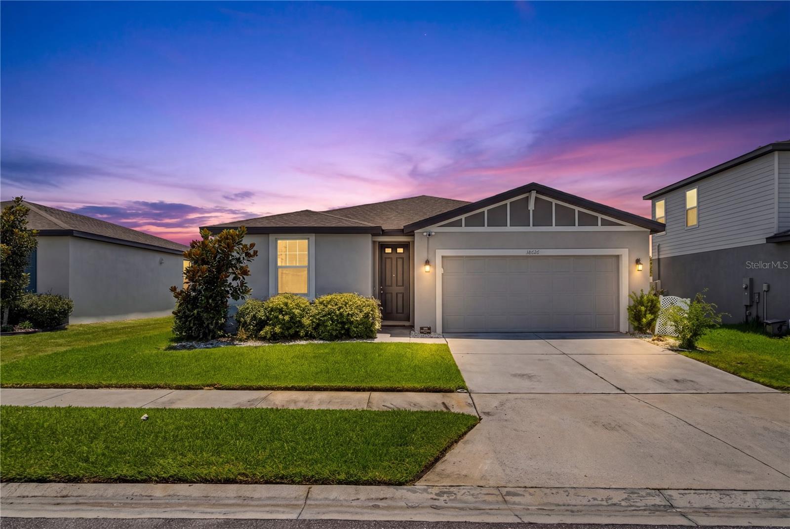 38626 Finn Clover Ln photo 1