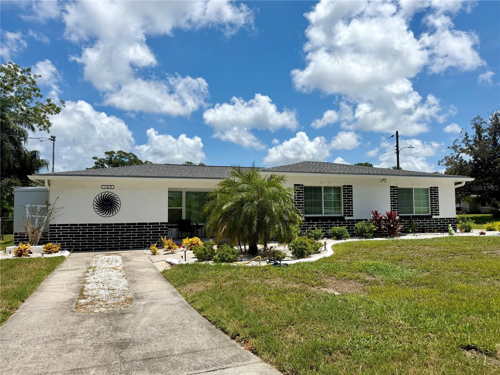 1109 S Betty Ln photo 1