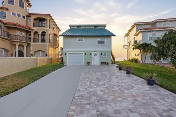 6421 Driftwood Dr photo 1