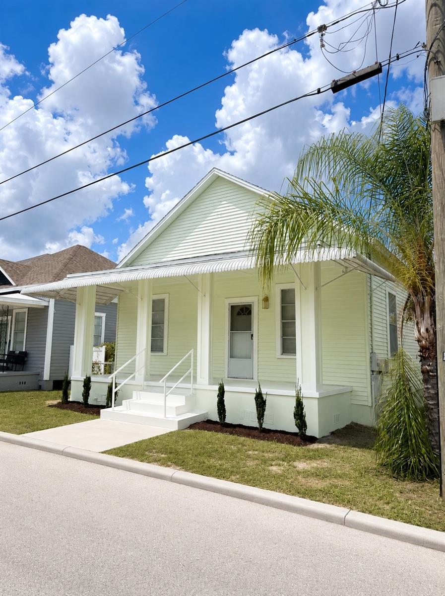 2908 Banza St photo 1