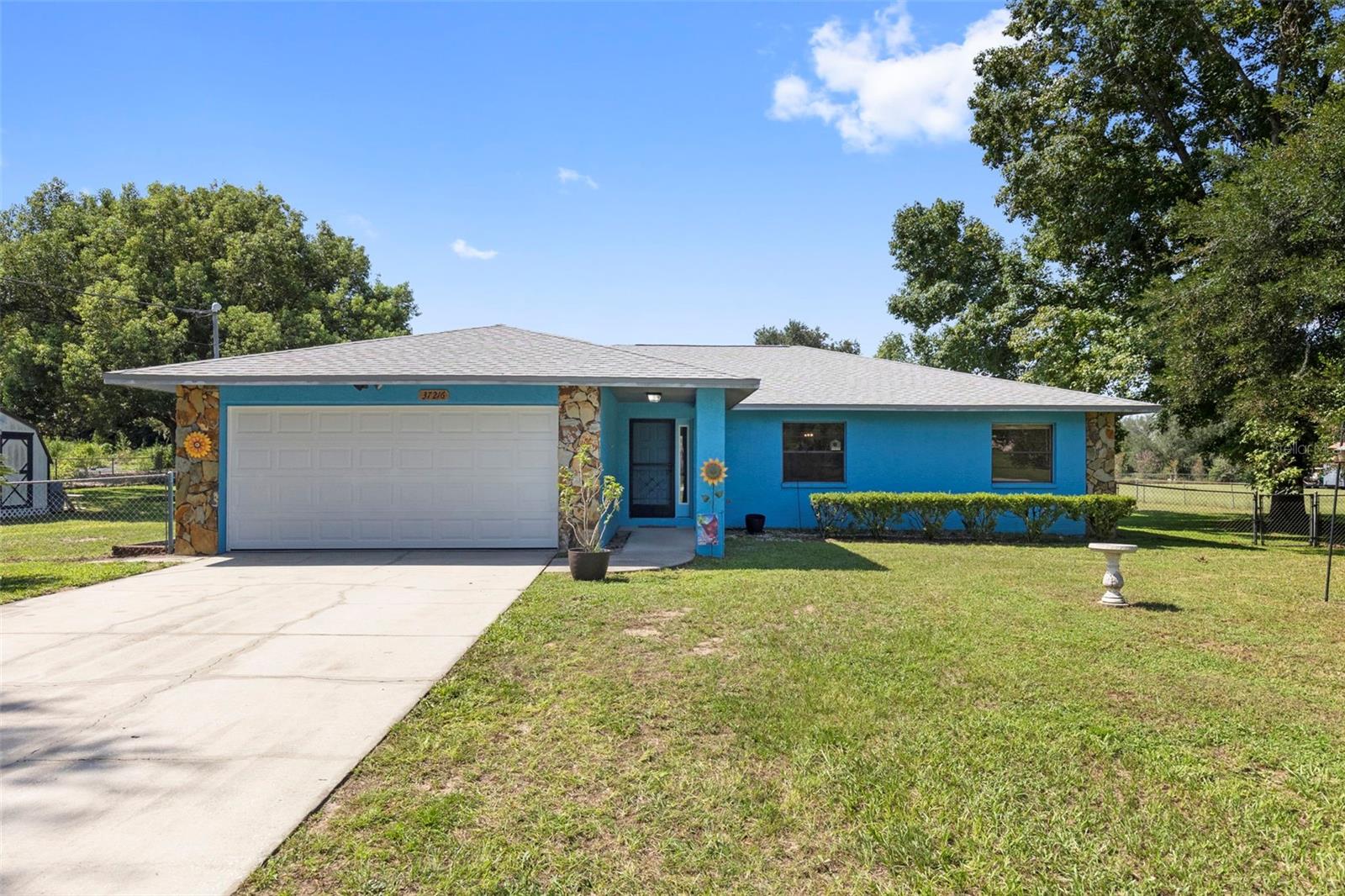 37216 Orange Blossom Ln photo 1