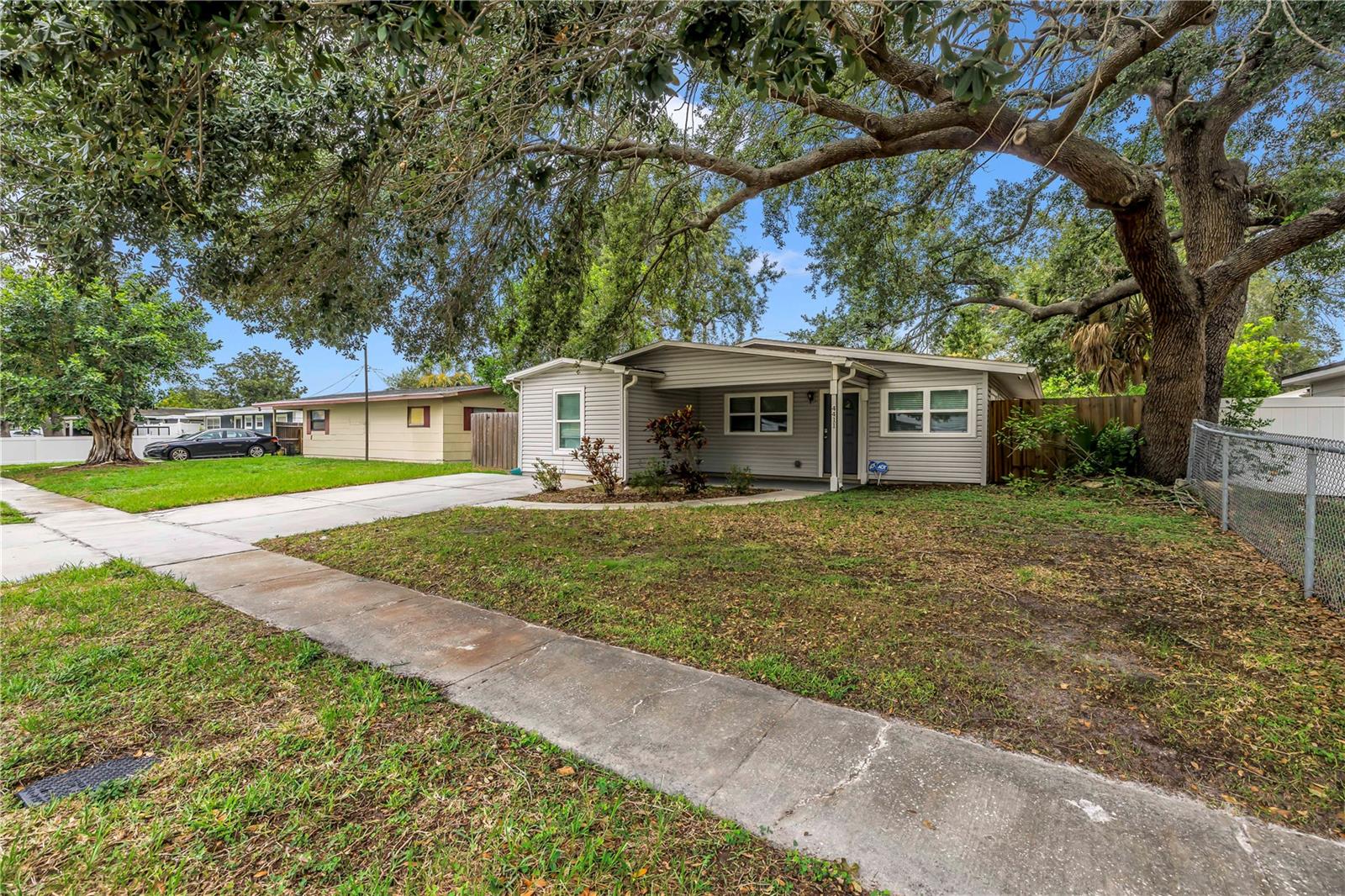 4411 W Leila Ave photo 1