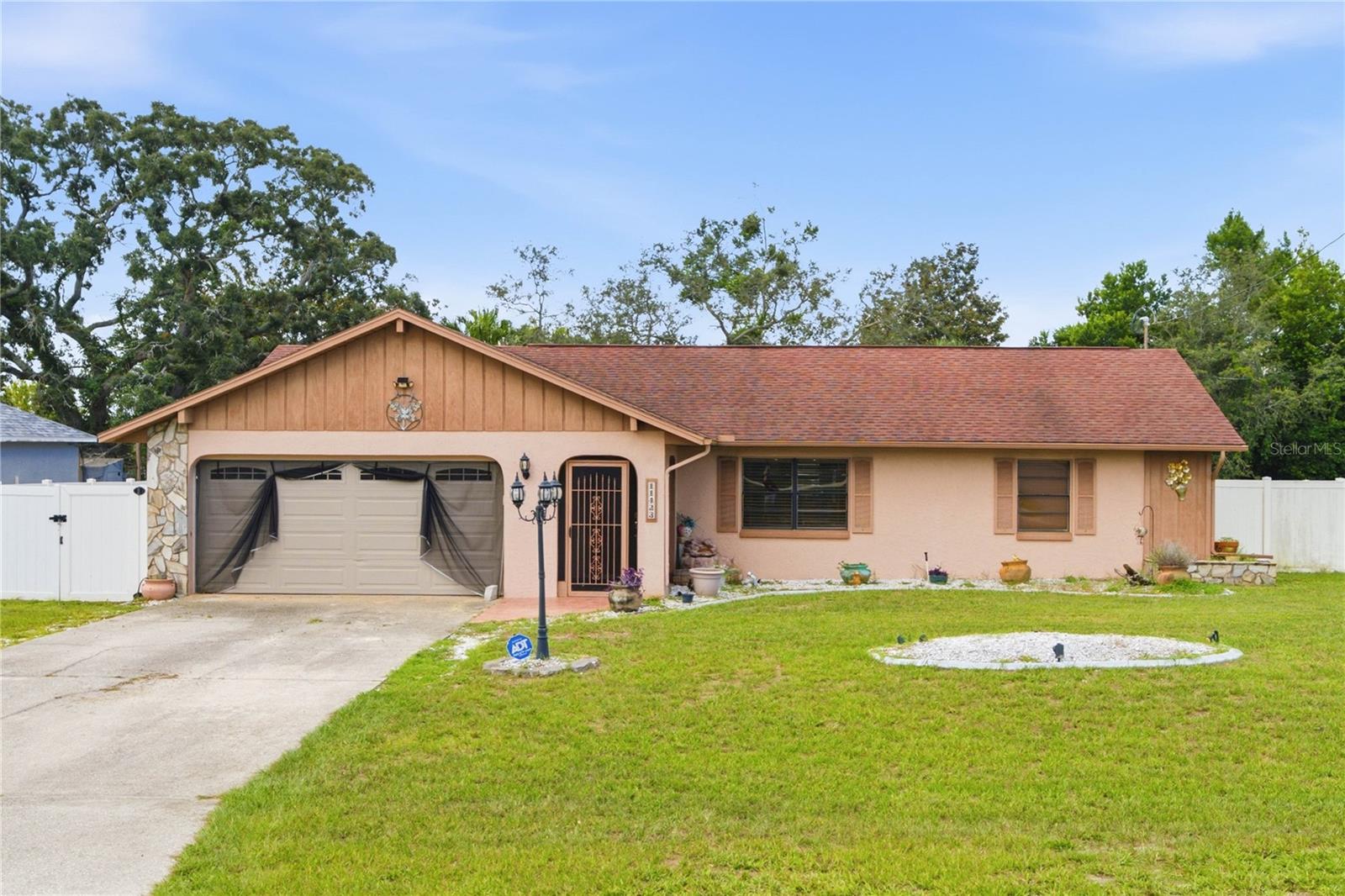 11423 Linden Dr