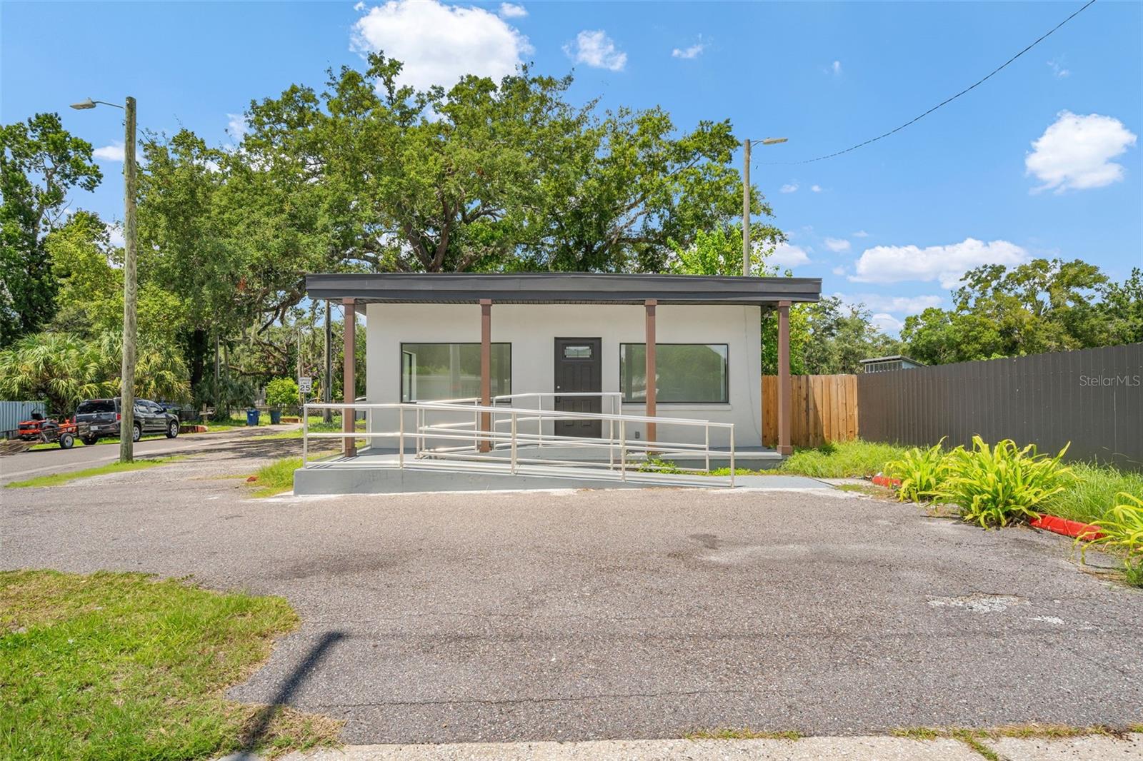 10302 N Nebraska Ave photo 1