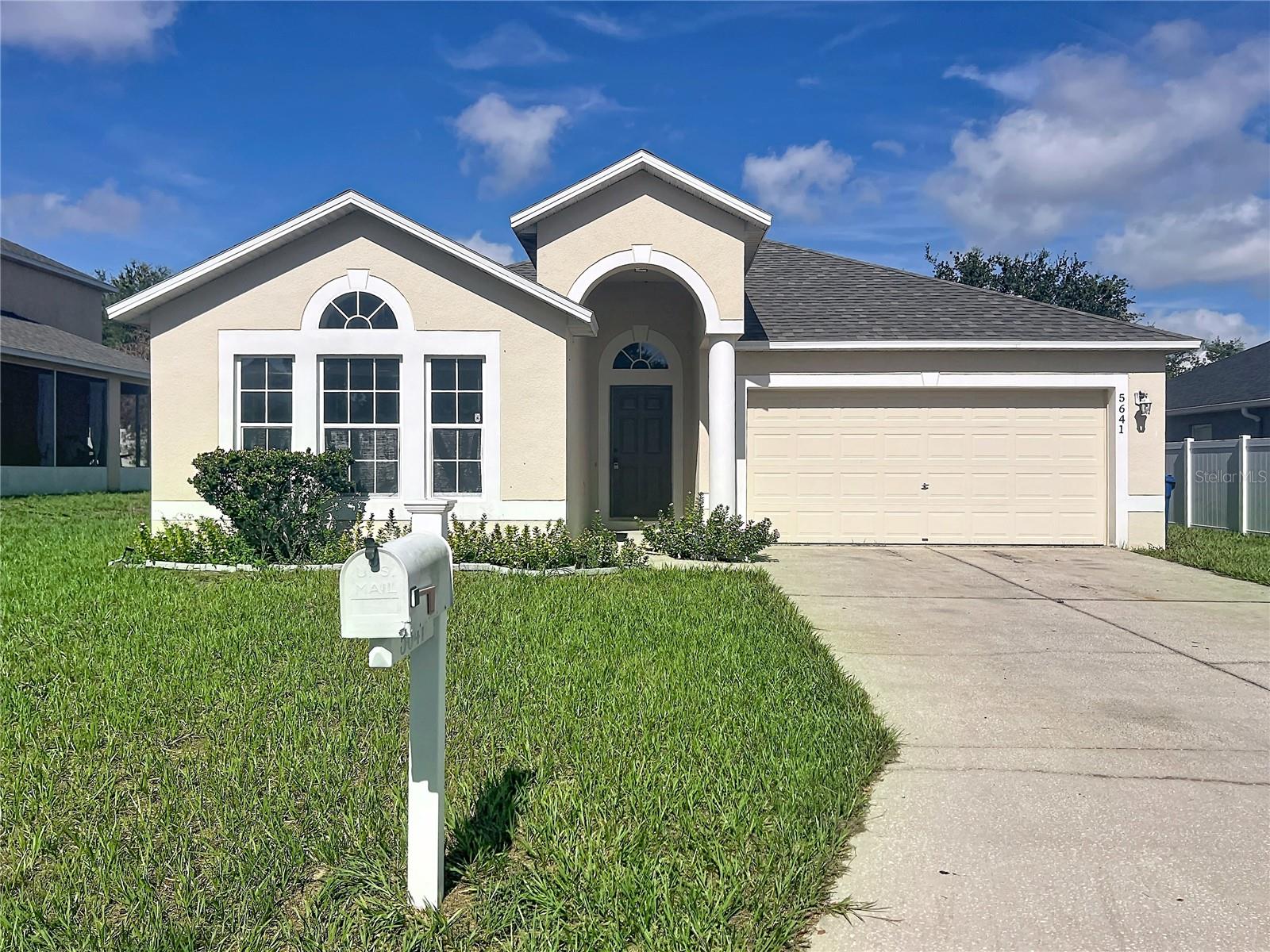 5641 Royal Hills Dr photo 1