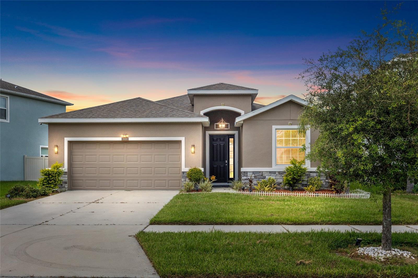 33034 Sand Creek Dr photo 1