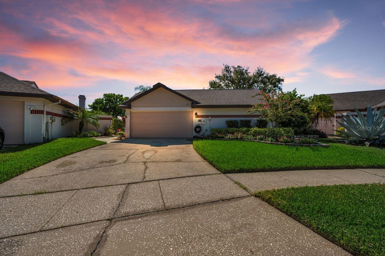 6923 Silvermill Dr
