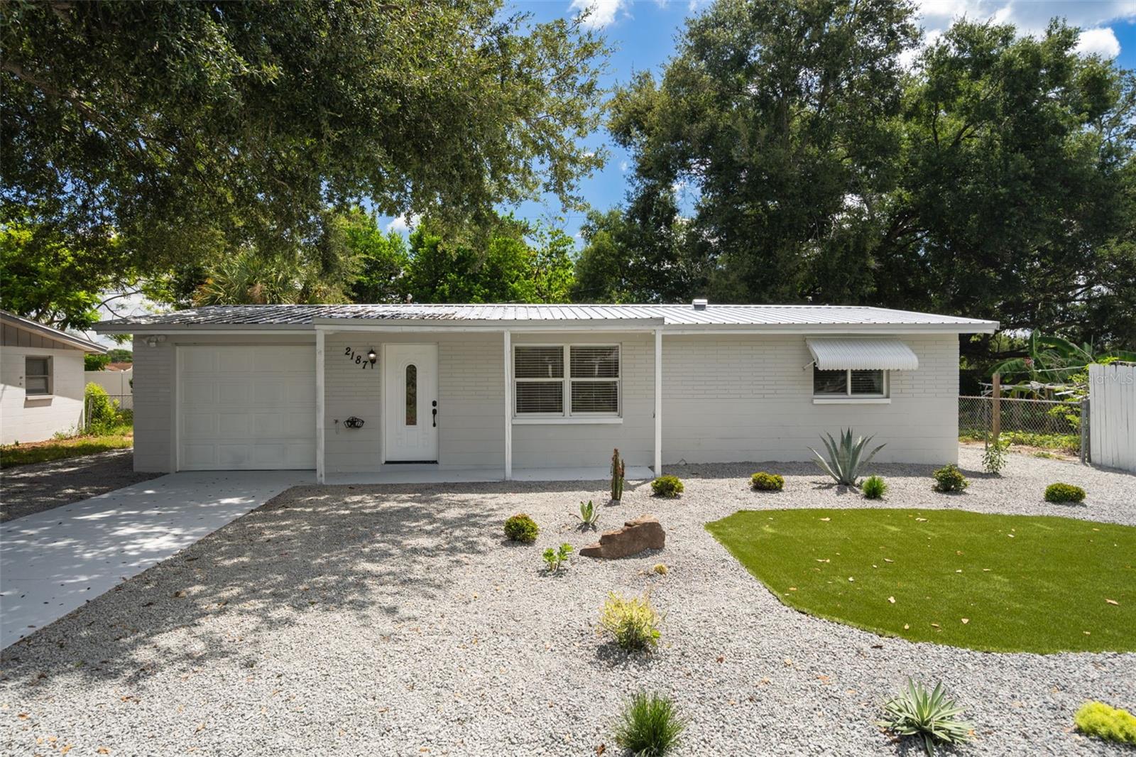 2187 Dixie Garden Loop photo 1