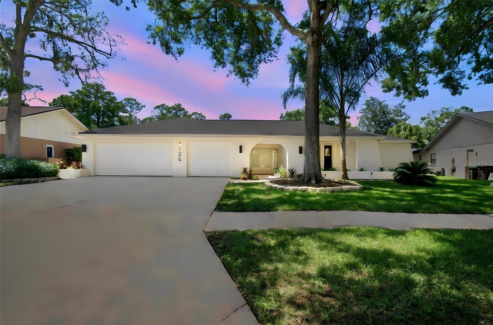 3126 Edgemoor Dr photo 1