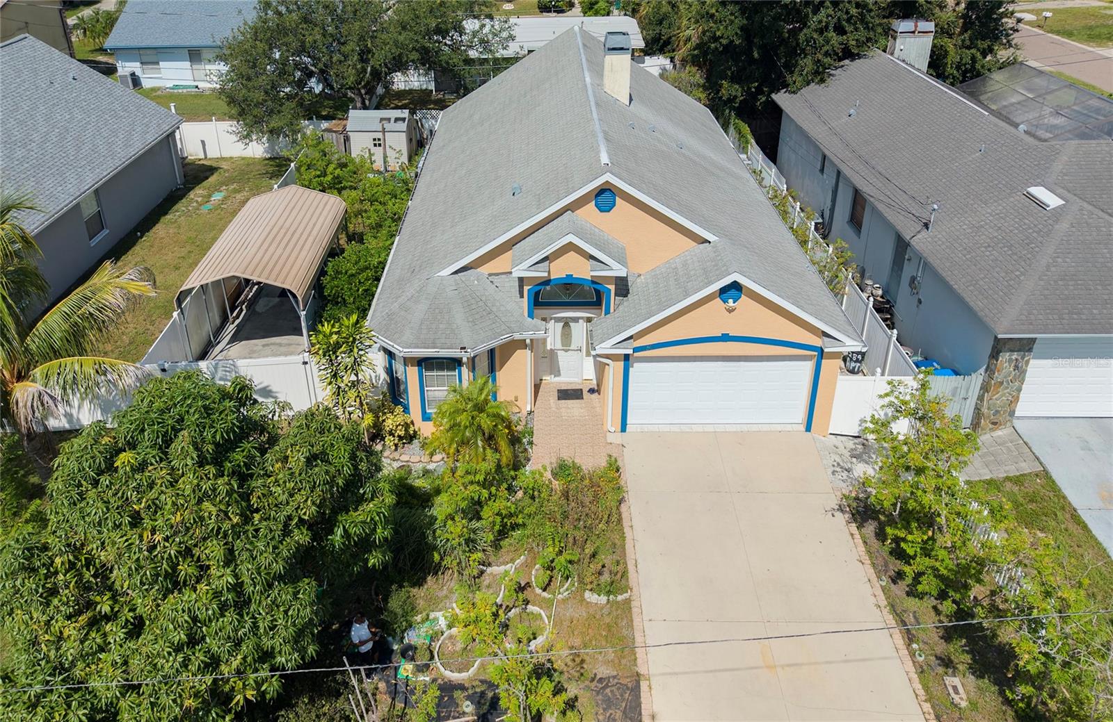 1150 Oakwood Dr photo 1
