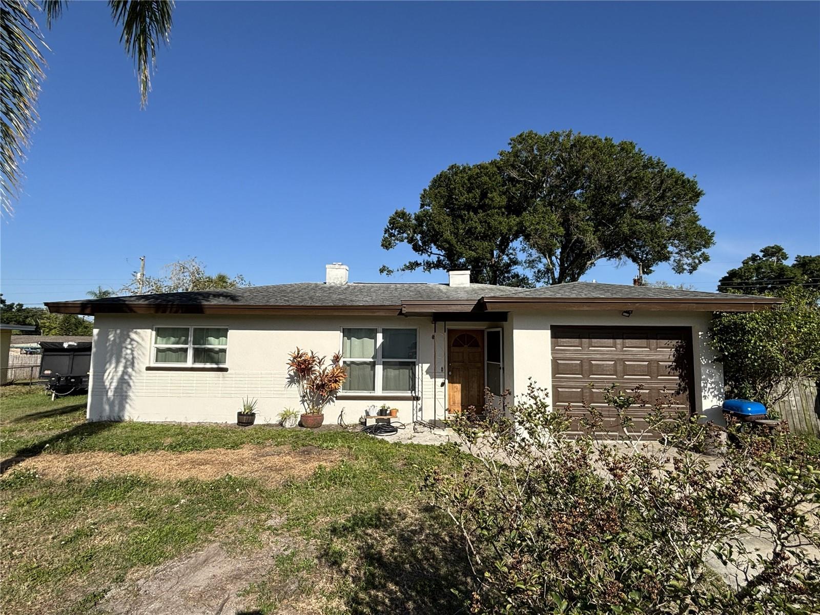 1347 Buckingham Dr photo 1
