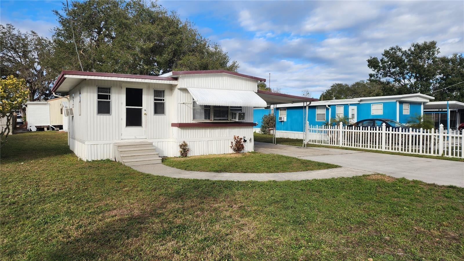 196 Sunset Dr