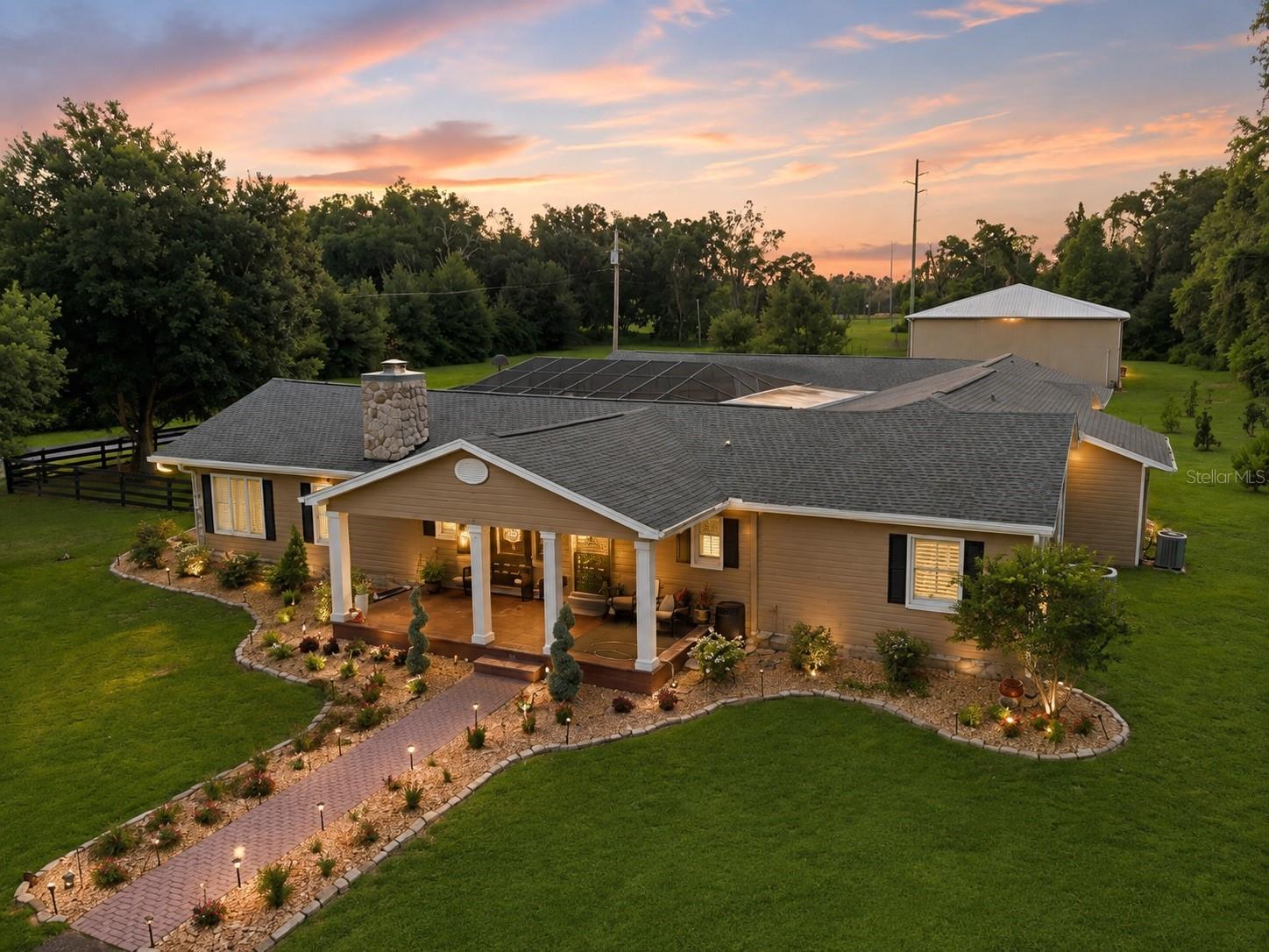 23458 Croom Rd photo 1