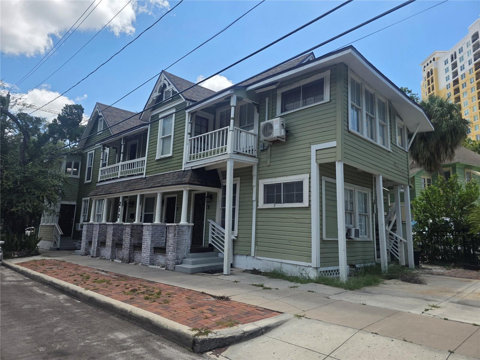 212 W Beach Pl #1 photo 1