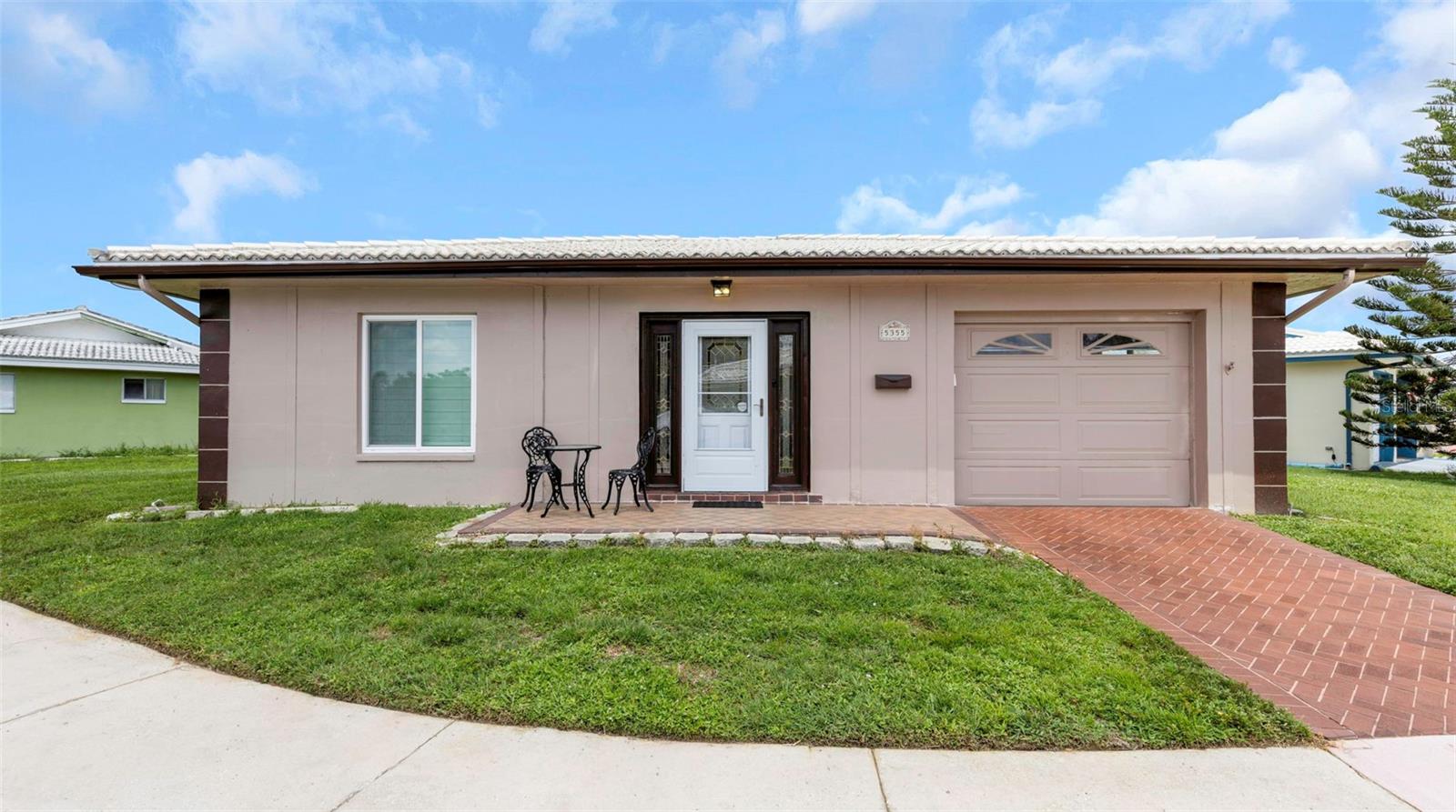 5355 Ferndale Pl N photo 1