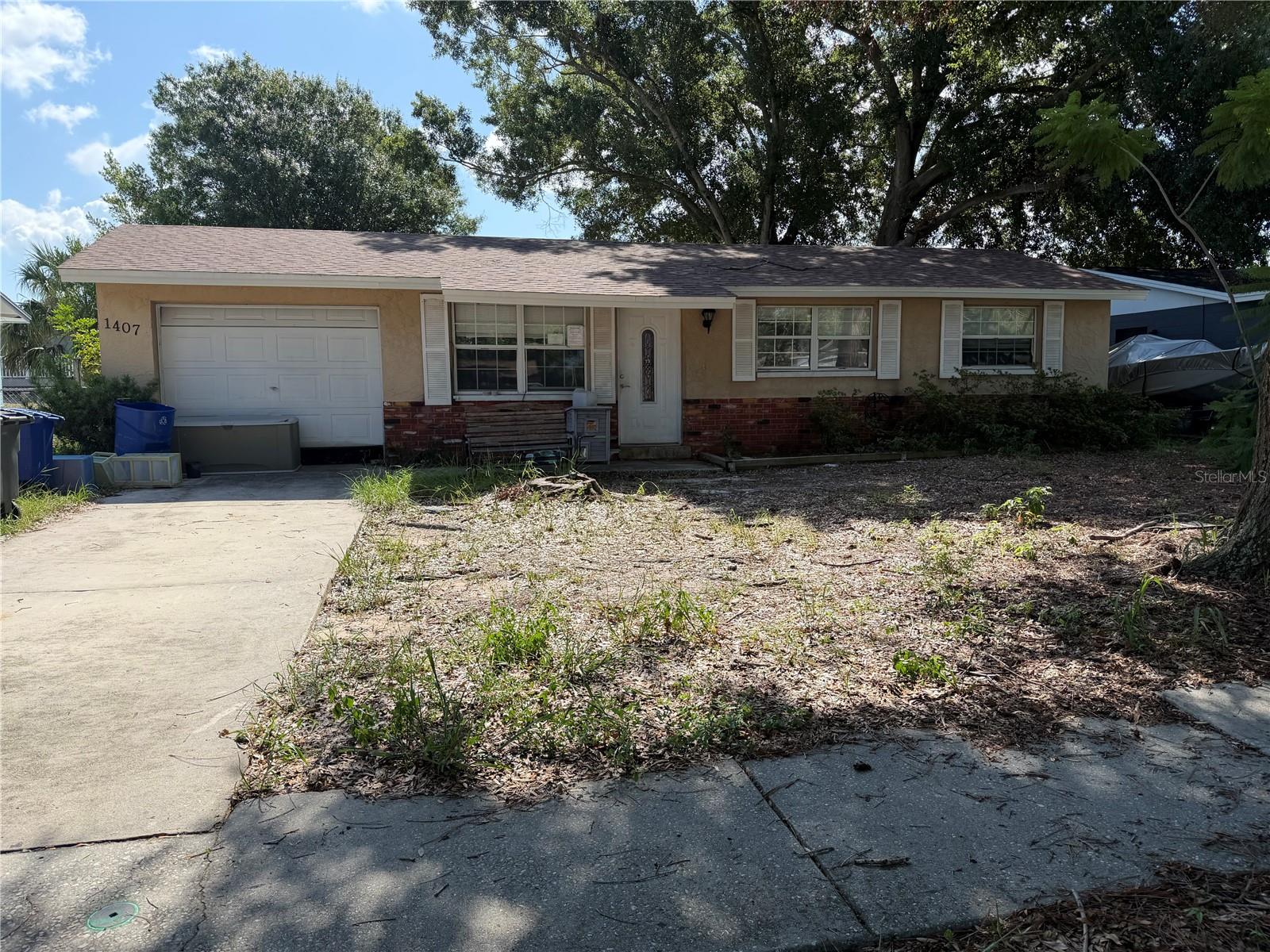 1407 Coppertree Dr photo 1