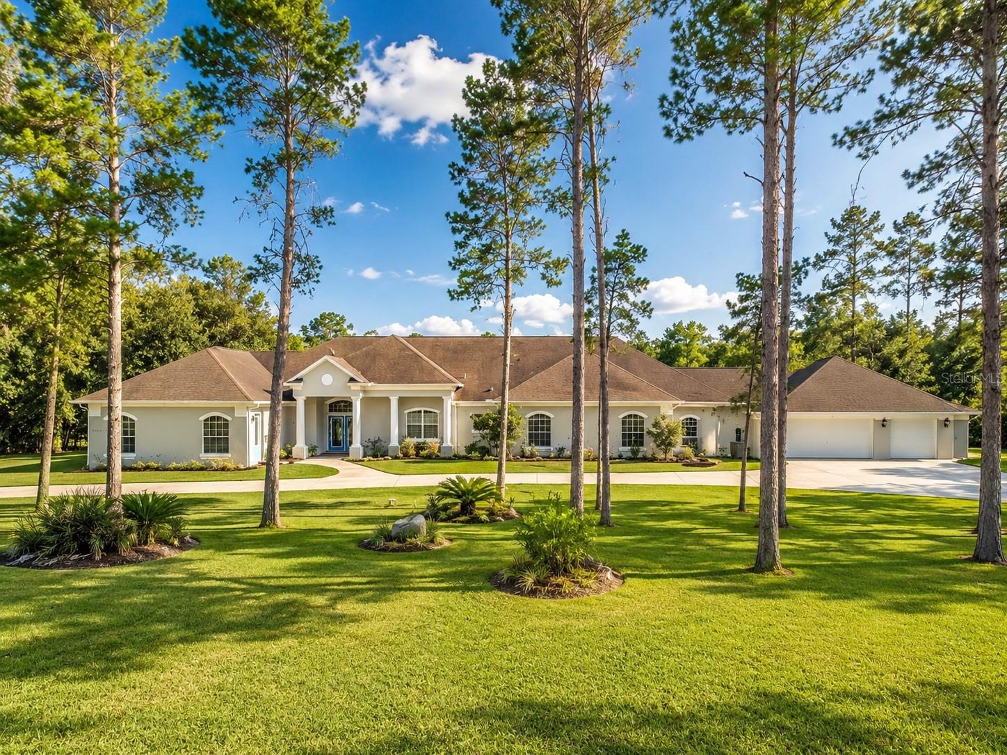11200 Woodland Waters Blvd photo 1