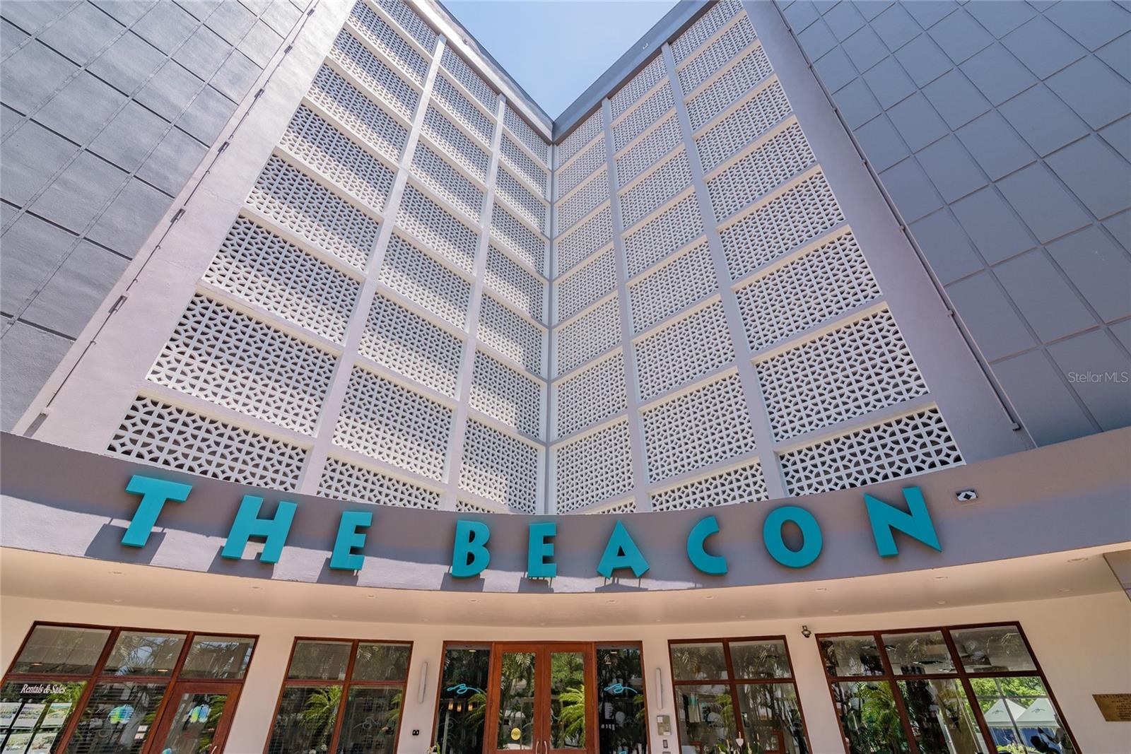 470 3rd St S #805