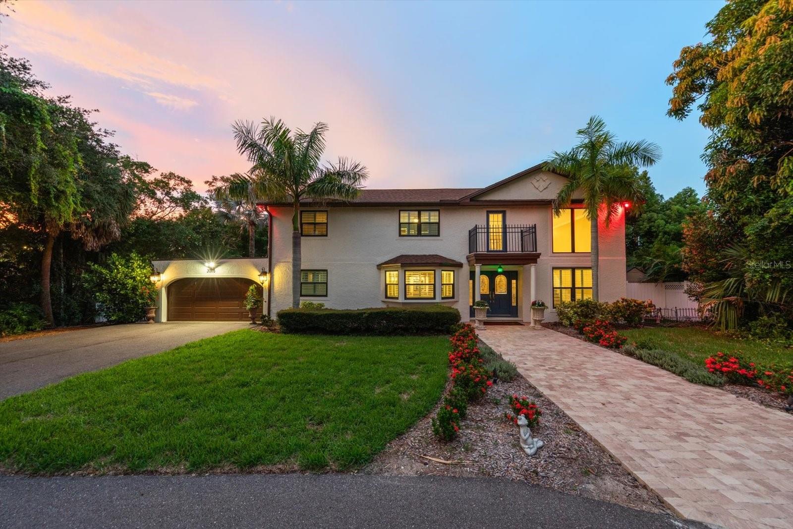 3005 Sunset Dr photo 1