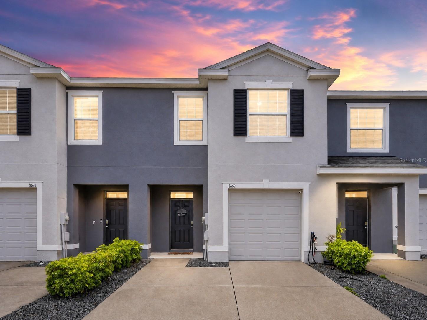 8669 Falling Blue Pl photo 1