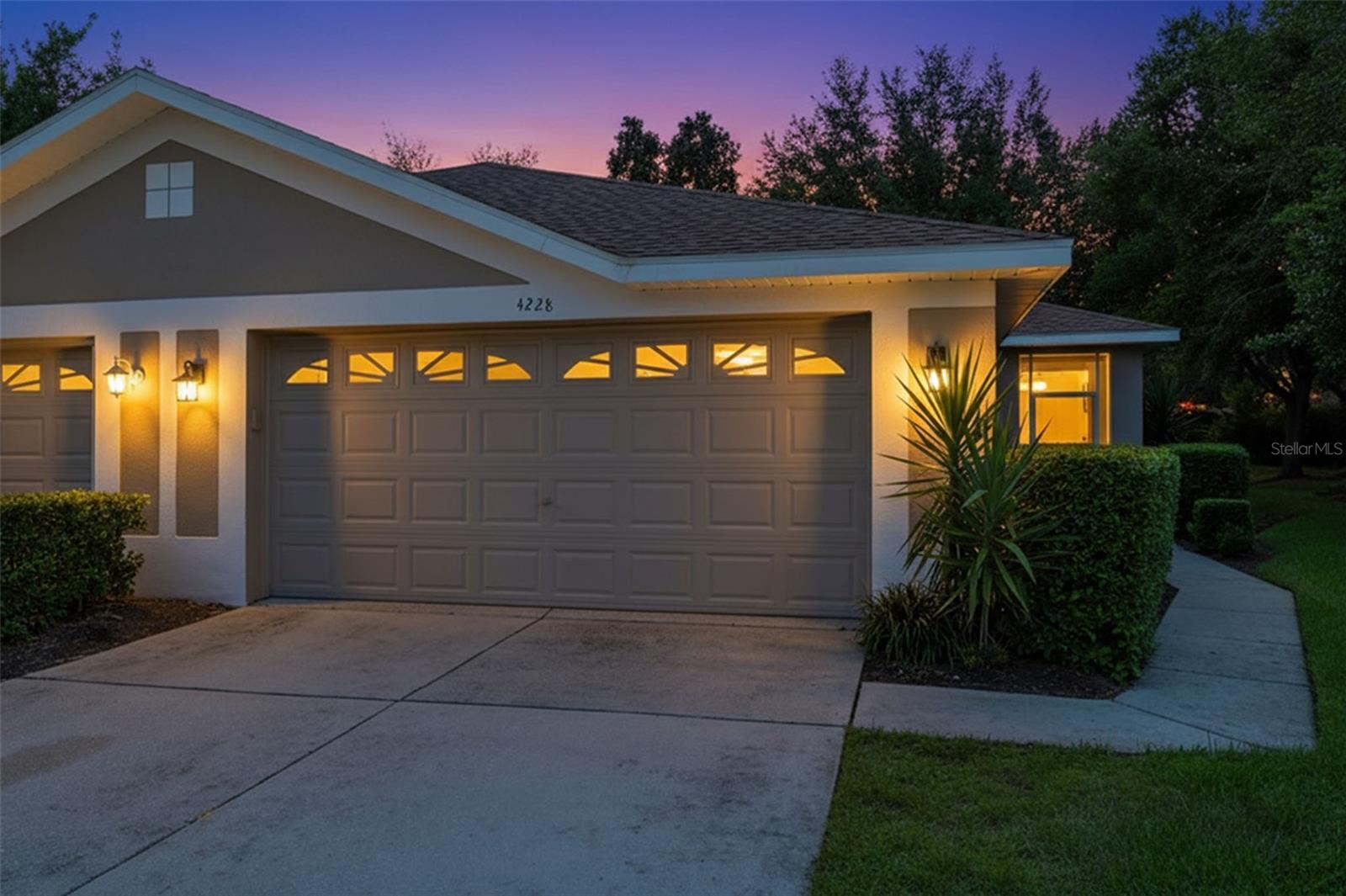 4228 Silver Star Dr photo 1