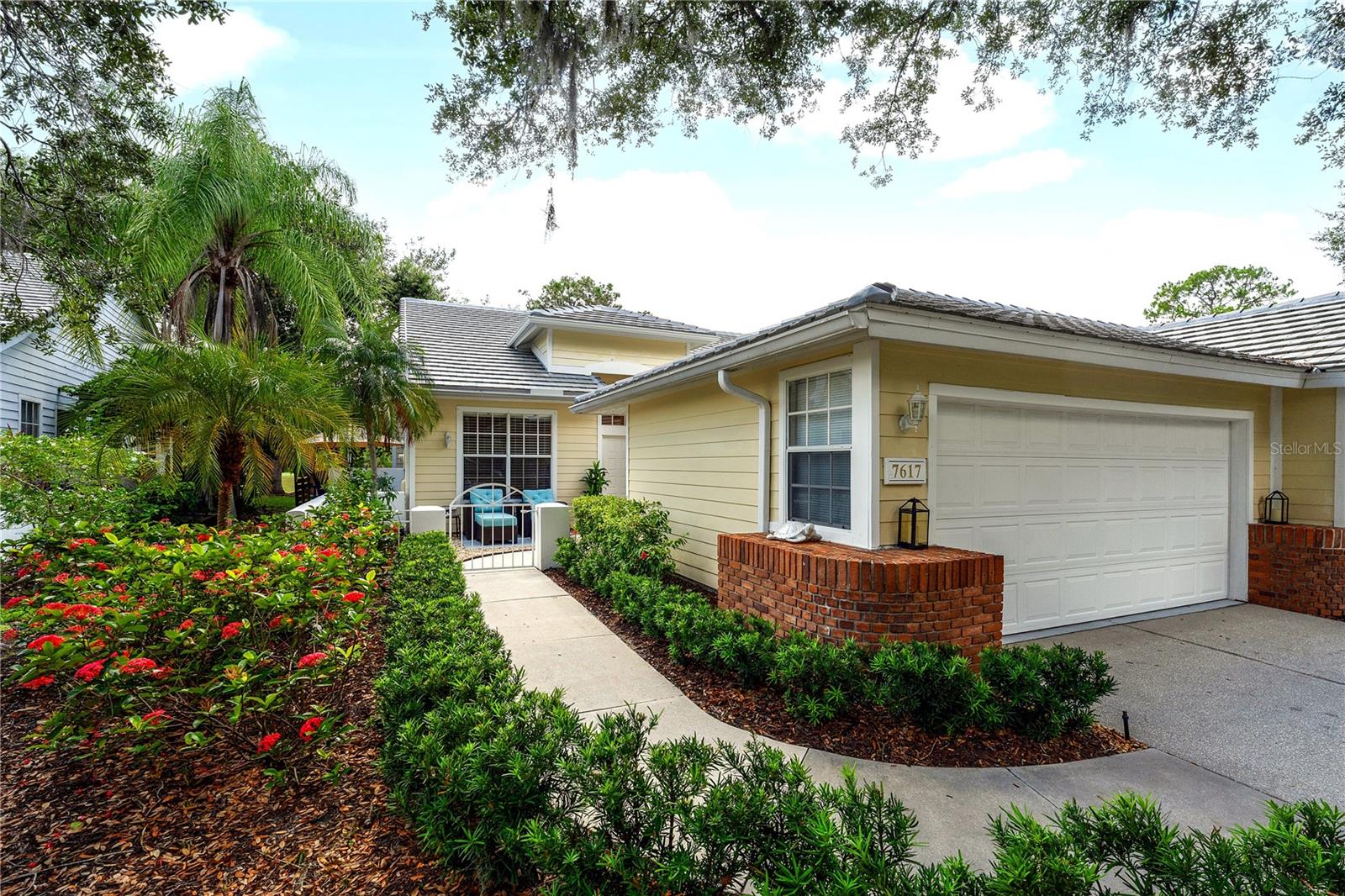 7617 Whitebridge Gln photo 1