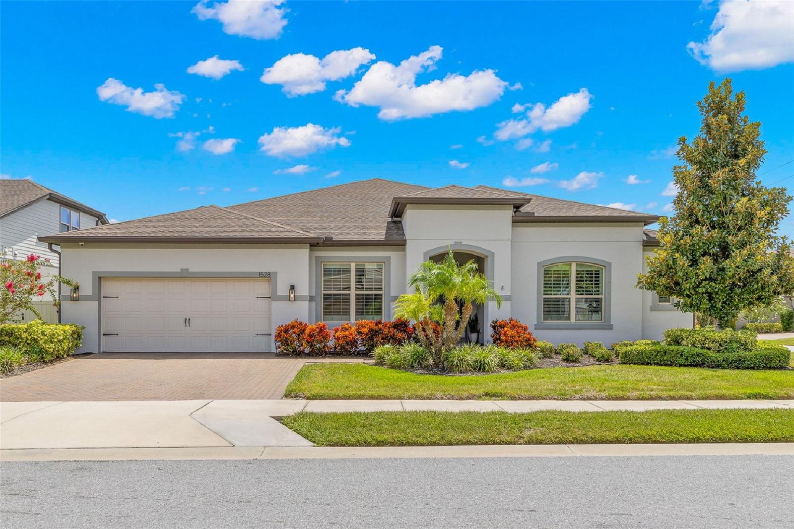 1528 Forest Glen CT