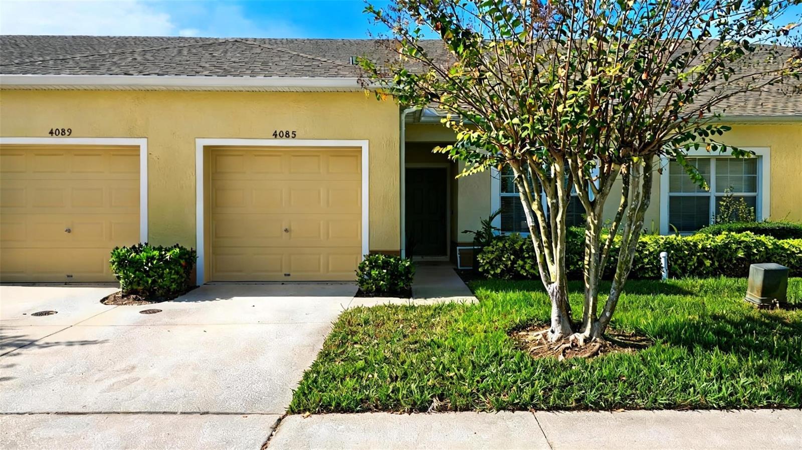 4085 Shade Tree Ln