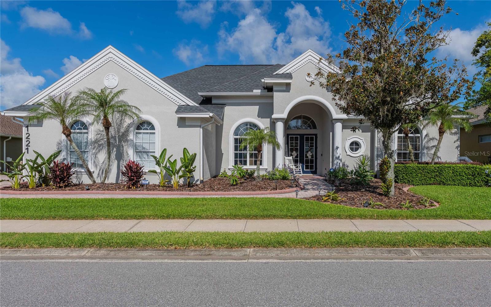 1221 Vista Hills Dr photo 1