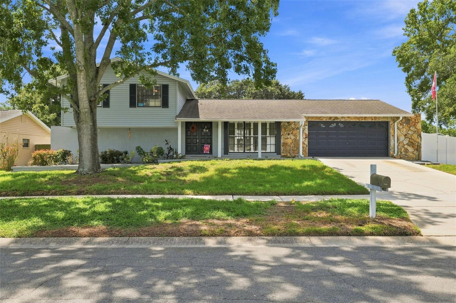15868 Country Lake Dr
