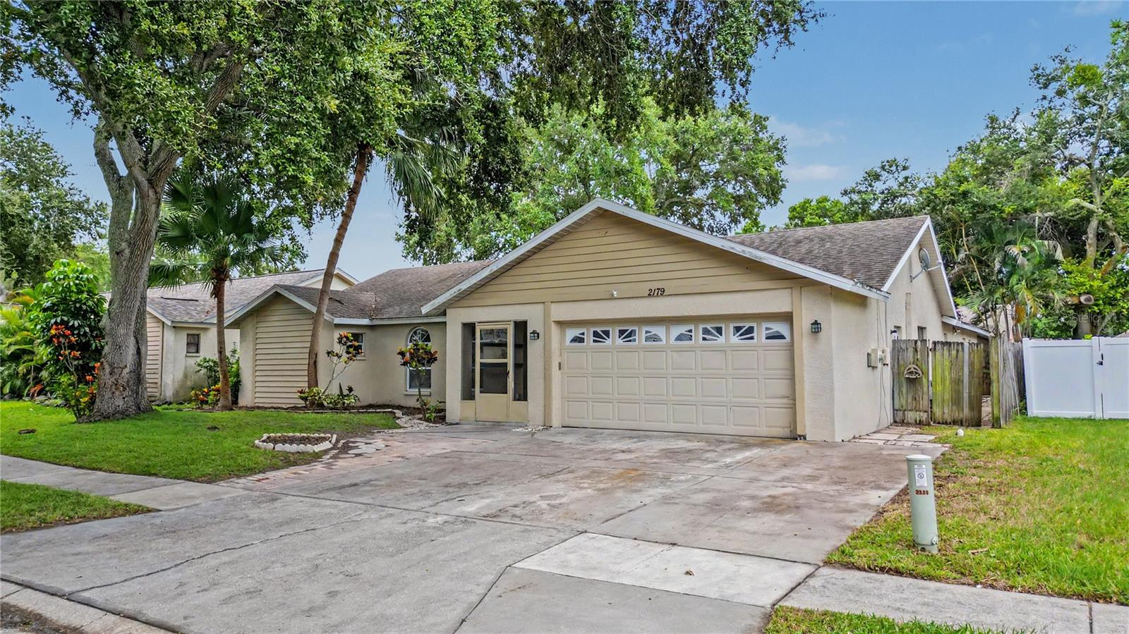 2179 Cypress Point Dr N