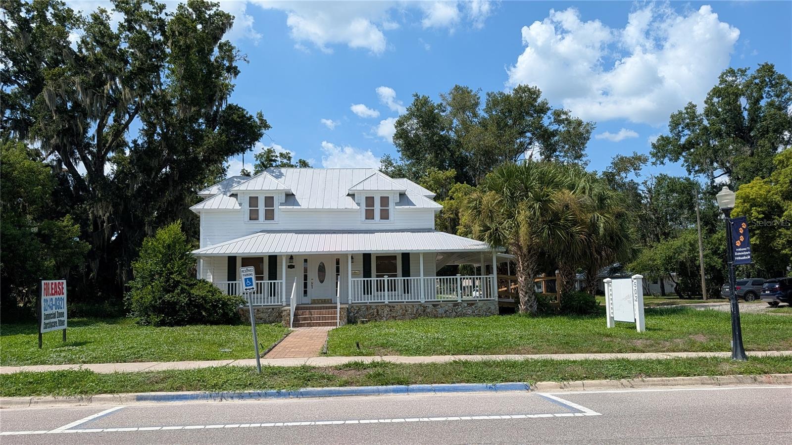 502 W Main St