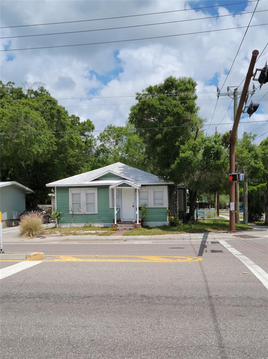 1775 Fruitville Rd photo 1