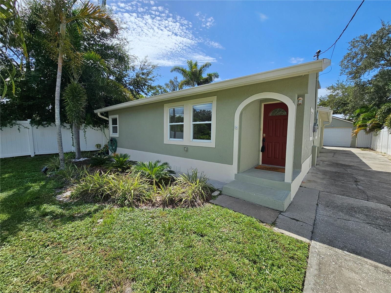 2436 Arapaho St photo 1